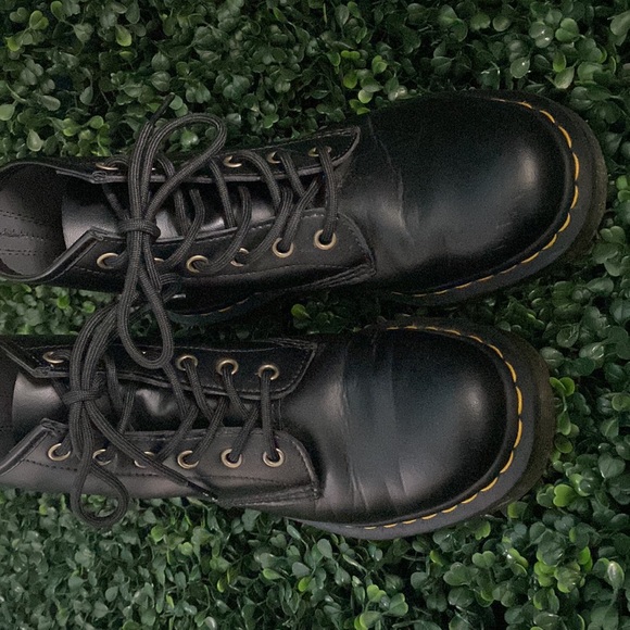 Dr. Martens Vegan 101 Felix Boots - Picture 2 of 5